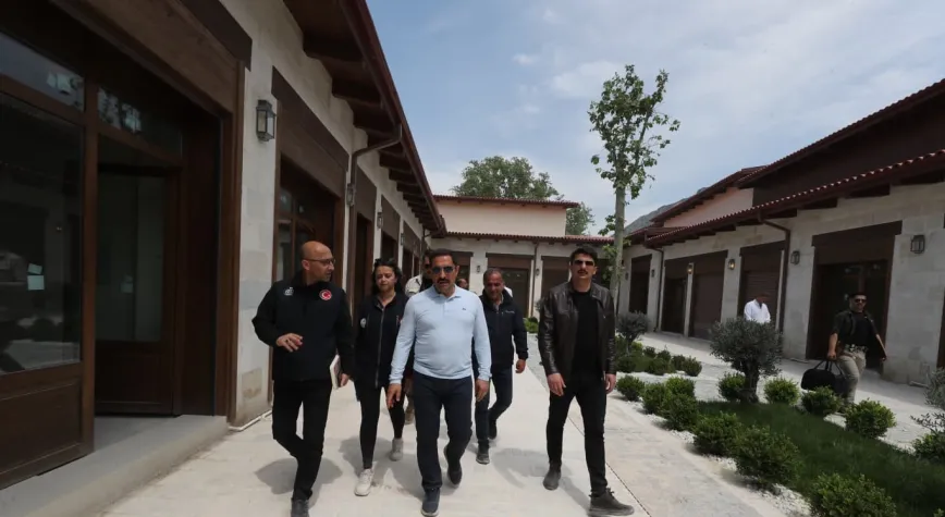 Vali Masatlı, Hatay’da Restorasyonu Süren Uzun Çarşı ve Ayakkabıcılar Çarşısı’nı İnceledi