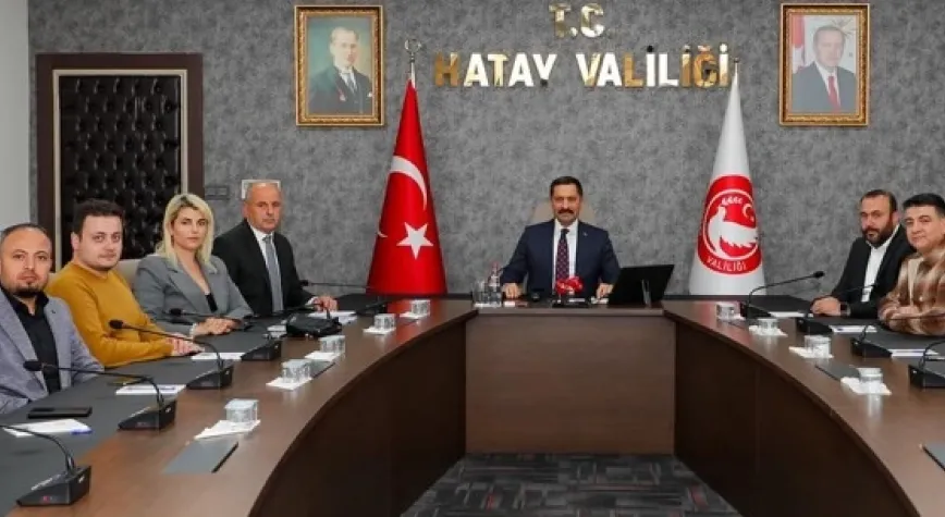 VALİ MASATLI KONUKLARINI AĞIRLADI