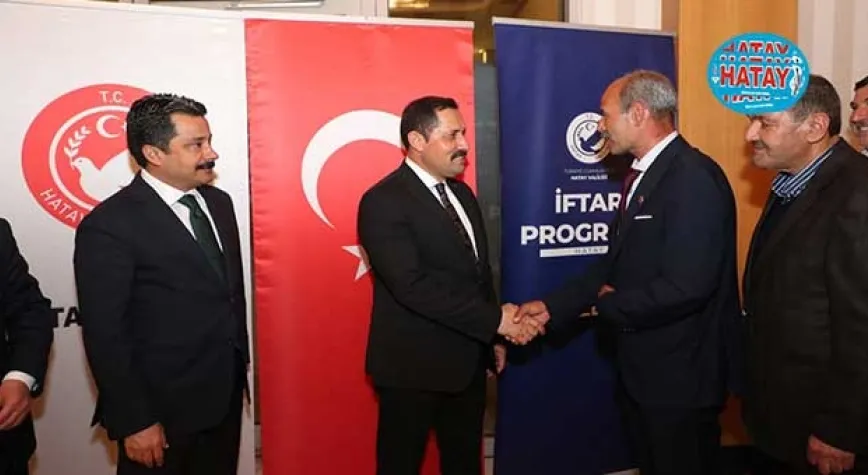 VALI MASATLI MUHTARLARLA İFTAR YAPTI