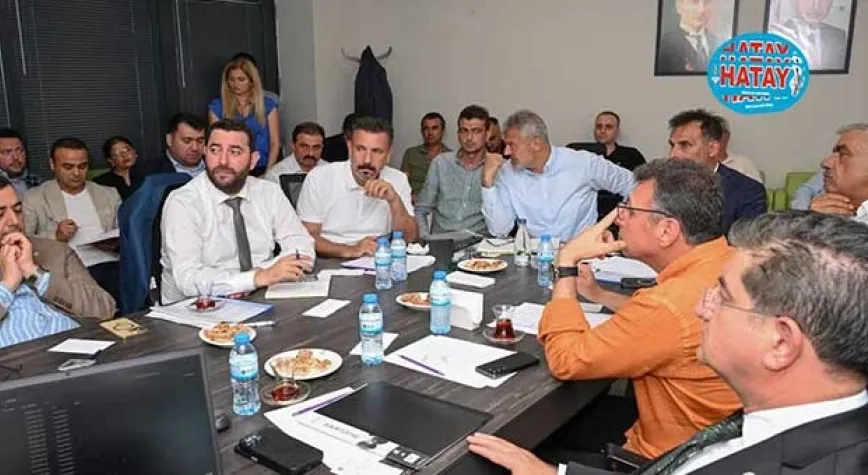 VERDİĞİM SÖZLERİN ARKASINDAYIM