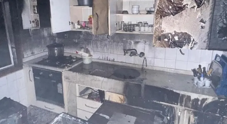 YANGINDAN VATANDAŞI SON ANDA KURTARDILAR!