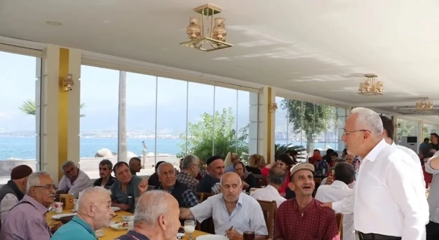 YAŞLILAR BAŞIMIZIN TACI