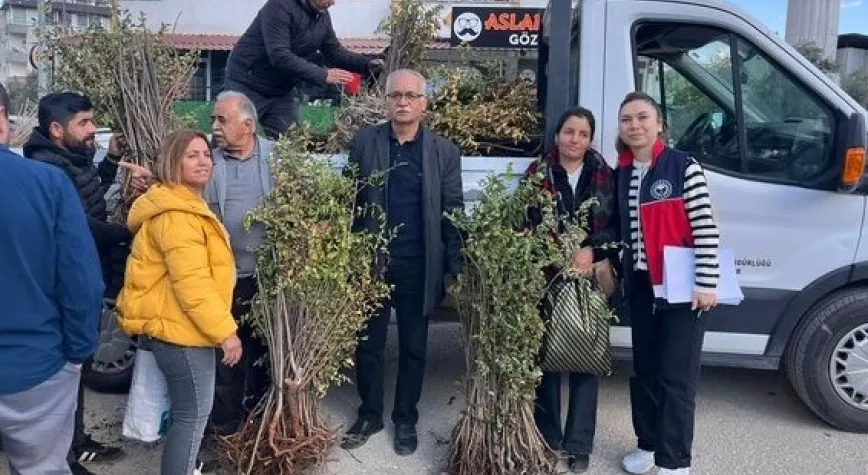YAYLADAĞI’NDA ÜRETİCİLERE SUMAK FİDANI DAĞITILDI