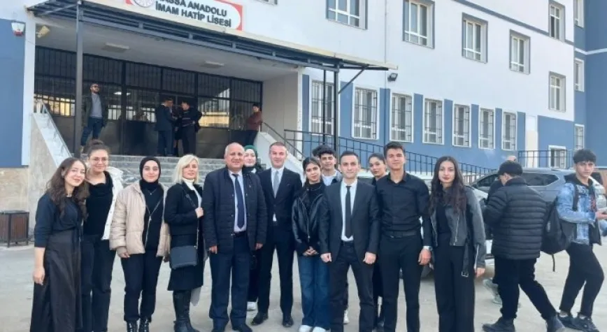YAZDIKLARI ESERLERİ SESLENDİRDİLER 