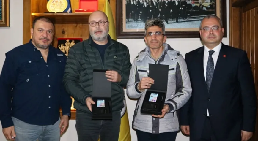 YENİLENEN TURKUAZ BASIN KARTLARI TESLİM EDİLDİ