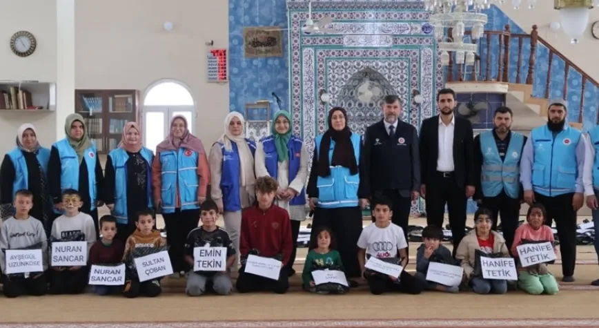 Yetim Çocukların Yüzlerini Güldürdüler