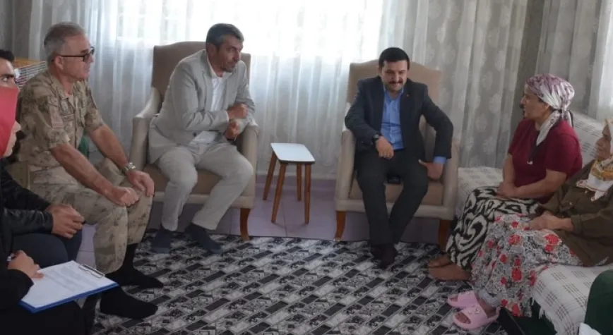 YILMAZ ÇOCUKLARIN YÜZLERİNİ GÜLDÜRDÜ