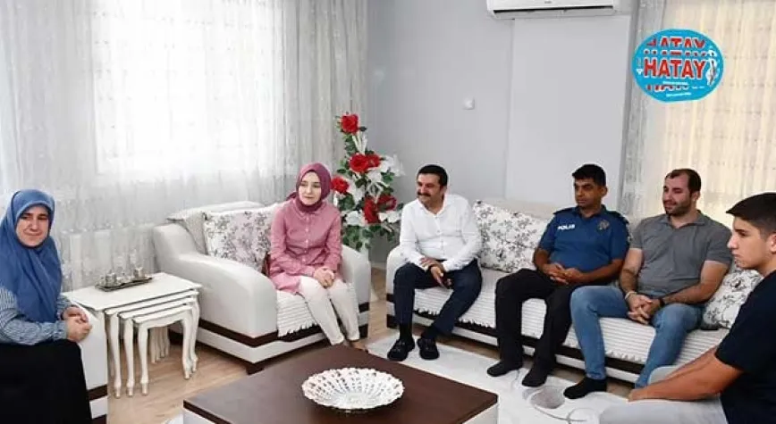 YILMAZ EŞİ İLE BİRLİKTE HANE ZİYARETLERİNDE