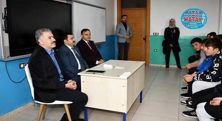 YILMAZ ÖĞRENCİLERLE BULUŞTU