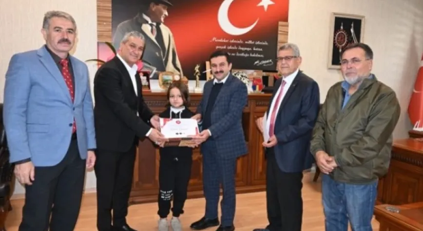 YILMAZ VE GÜL ÖĞRENCİLERLE BİR ARAYA GELDİ