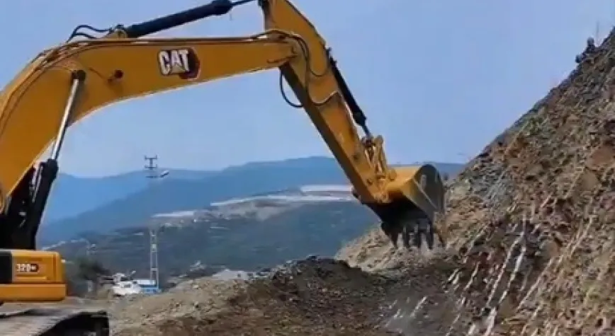 Yol Çalışmalarını Aralıksız Sürdürüyor