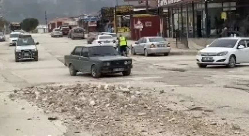 Yola moloz döken sürücüye 5 bin 505 lira ceza