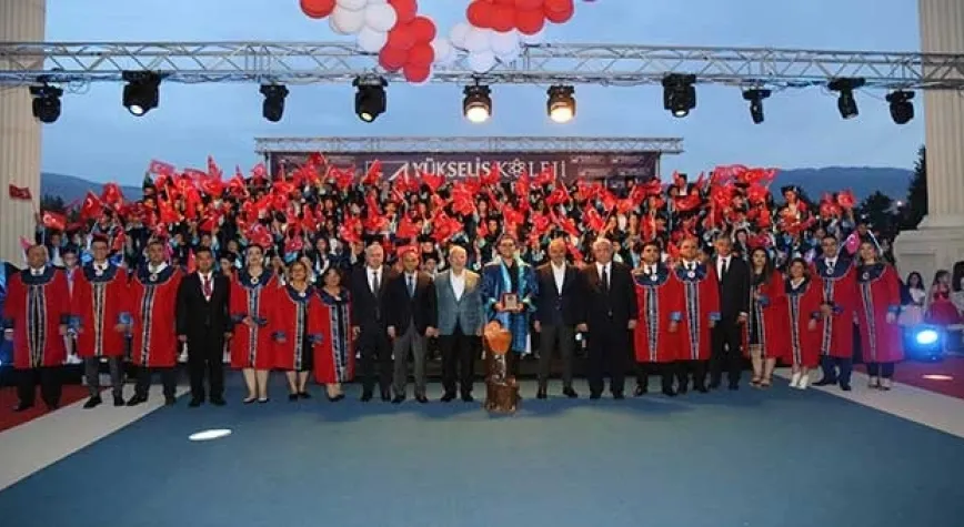 YÜKSELİŞ KOLEJİ MEZUNLARINI UĞURLADI