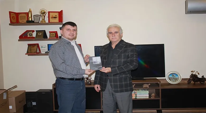 Yüreğim Ellerinde Kaldı
