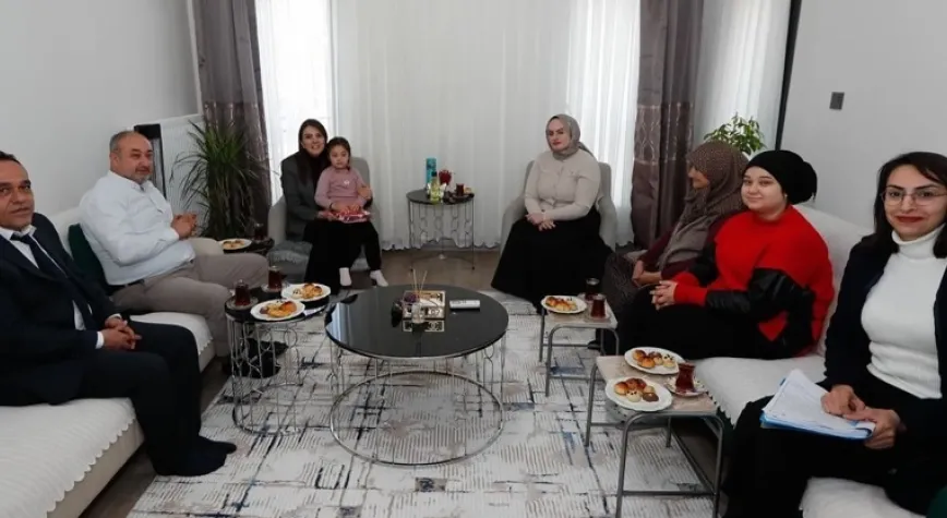 YÜREKLERDEKİ IŞIK HASSA’DA YANMAYA DEVAM EDİYOR