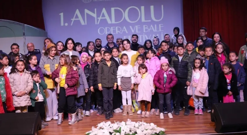 YÜREKLERDEKİ IŞIK OPERA VE BALE FESTİVALİNDE YANDI
