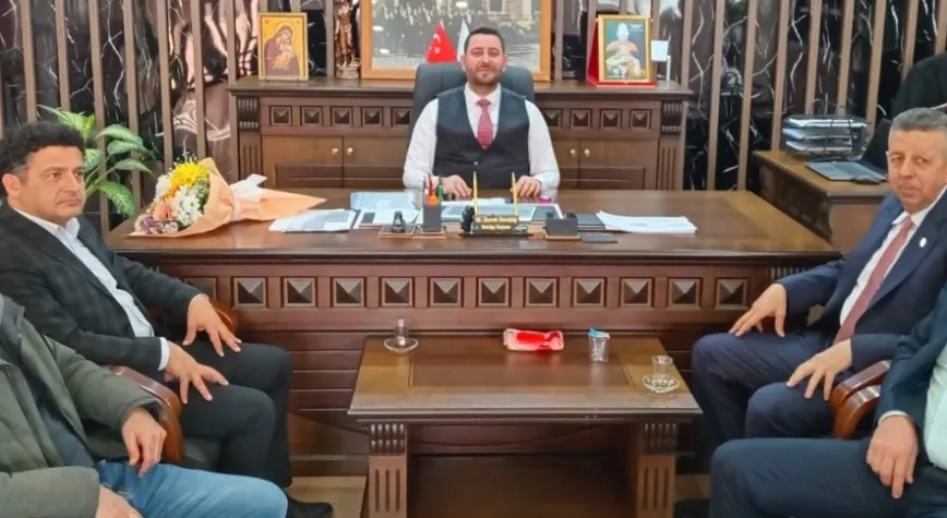Ziyarette fikir alışverişi yaptılar